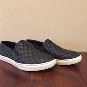 Steve Madden slip on tennis shoes